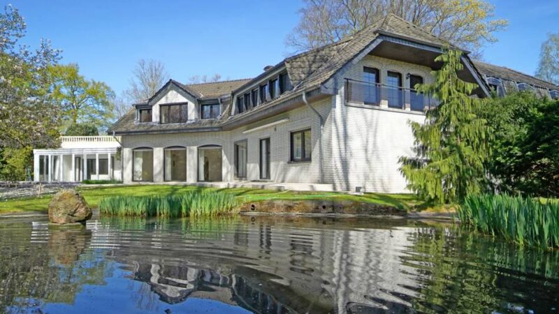 „Wohnen, wo die Welt noch in Ordnung ist“: So viel Haus gibt es in Wesel für eine Million und mehr