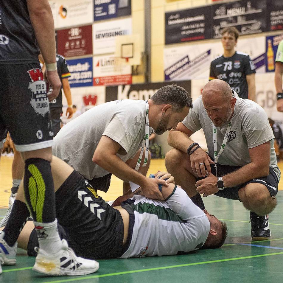 Auch nachts erreichbar: Robin Eichholz ist beim TV Aldekerk der Mann mit den heilenden Händen