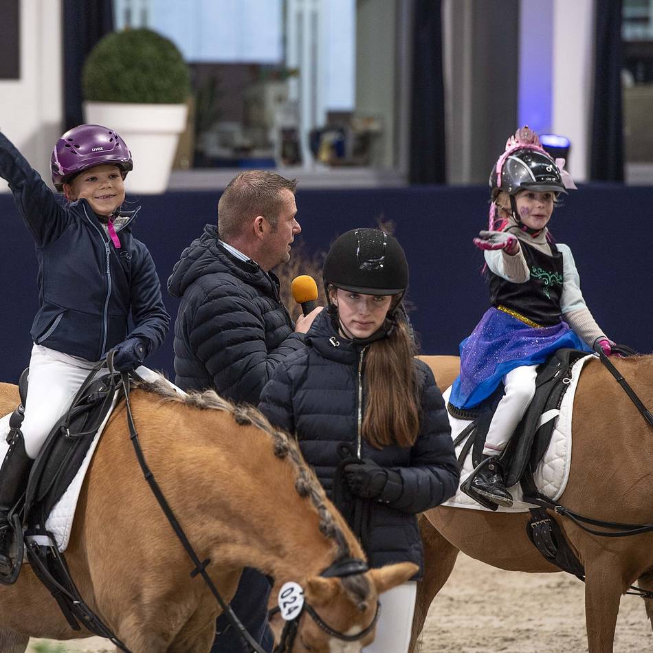 Startschuss der Reitsport-Eventserie auf dem Domselshof: Hoher Besuch aus Katar beim Kerkener Kids Cup