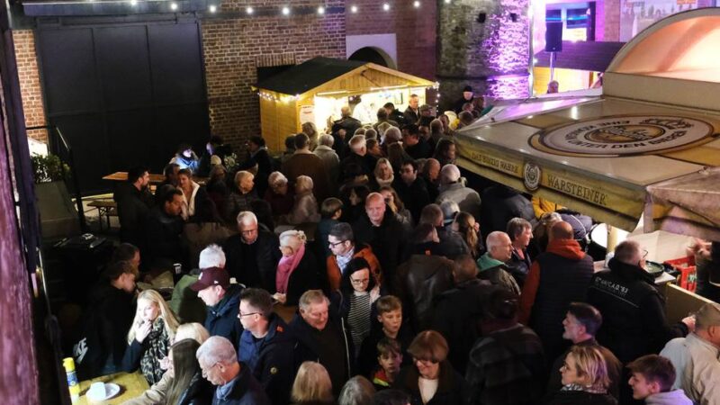 Martinsmarkt in Lintorf: Bummeln vor historischer Kulisse