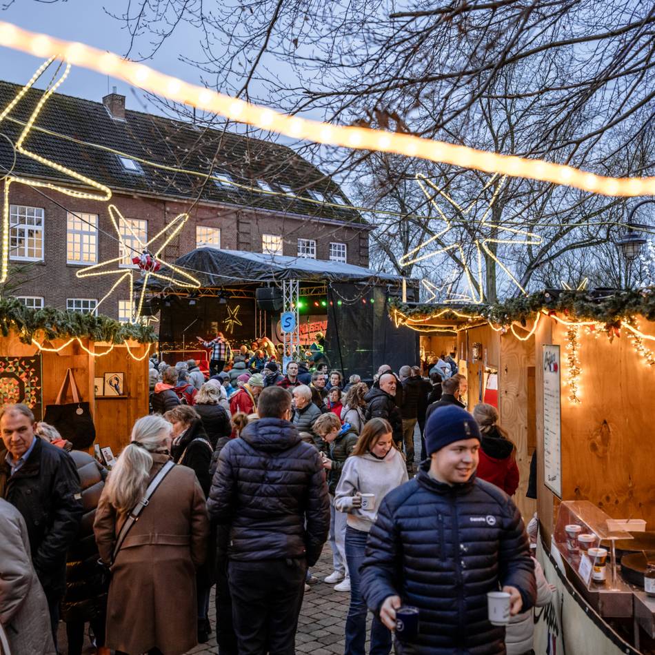 Veranstaltungen in der Adventszeit: Der Weihnachtsmarkt in Strümp feierte Jubiläum