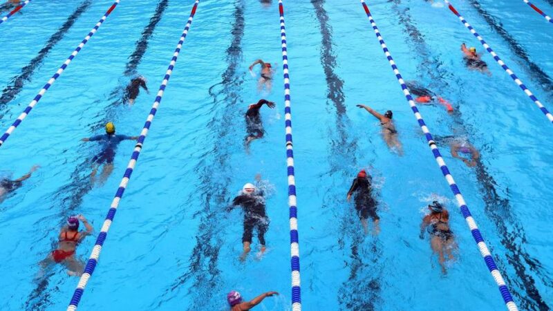 Sportpark mit Fachkräftemangel konfrontiert: Leverkusen sucht Schwimmlehrer