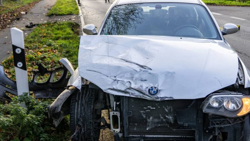 Kollision auf Xantener Straße: Xantener bei Unfall in Kamp-Lintfort schwer verletzt