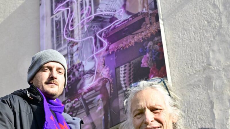 Neue Kunst in der Altstadt: Sieben Bilder führen durch das „schrägste Viertel der Stadt“