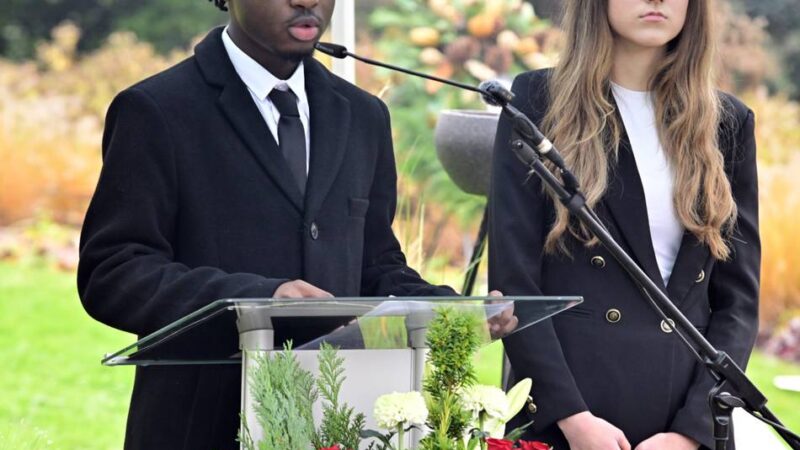 Volkstrauertag in Mönchengladbach: „Frieden beginnt, wo wir hinhören, wo wir verstehen wollen“