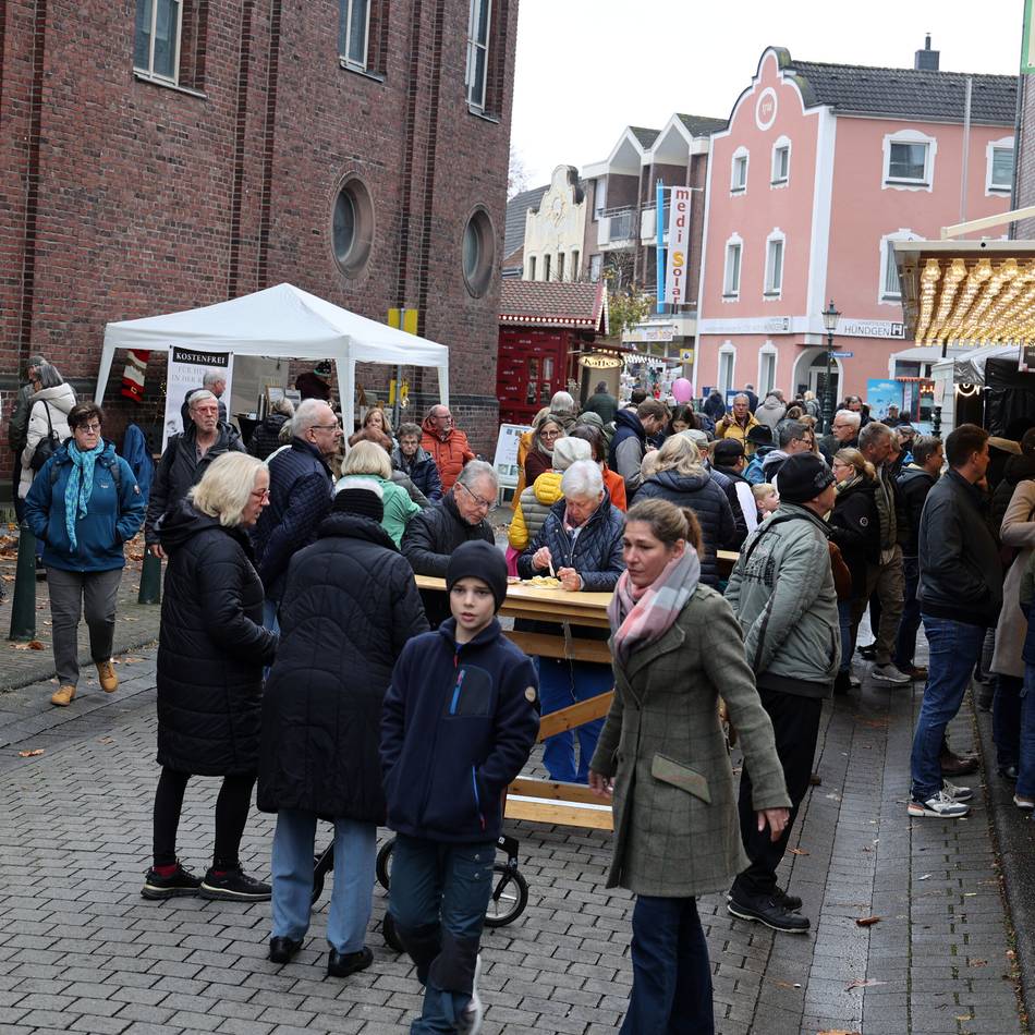 Martinsmarkt 2025 in Korschenbroich: Vorweihnachtliche Stimmung im historischen Ortskern