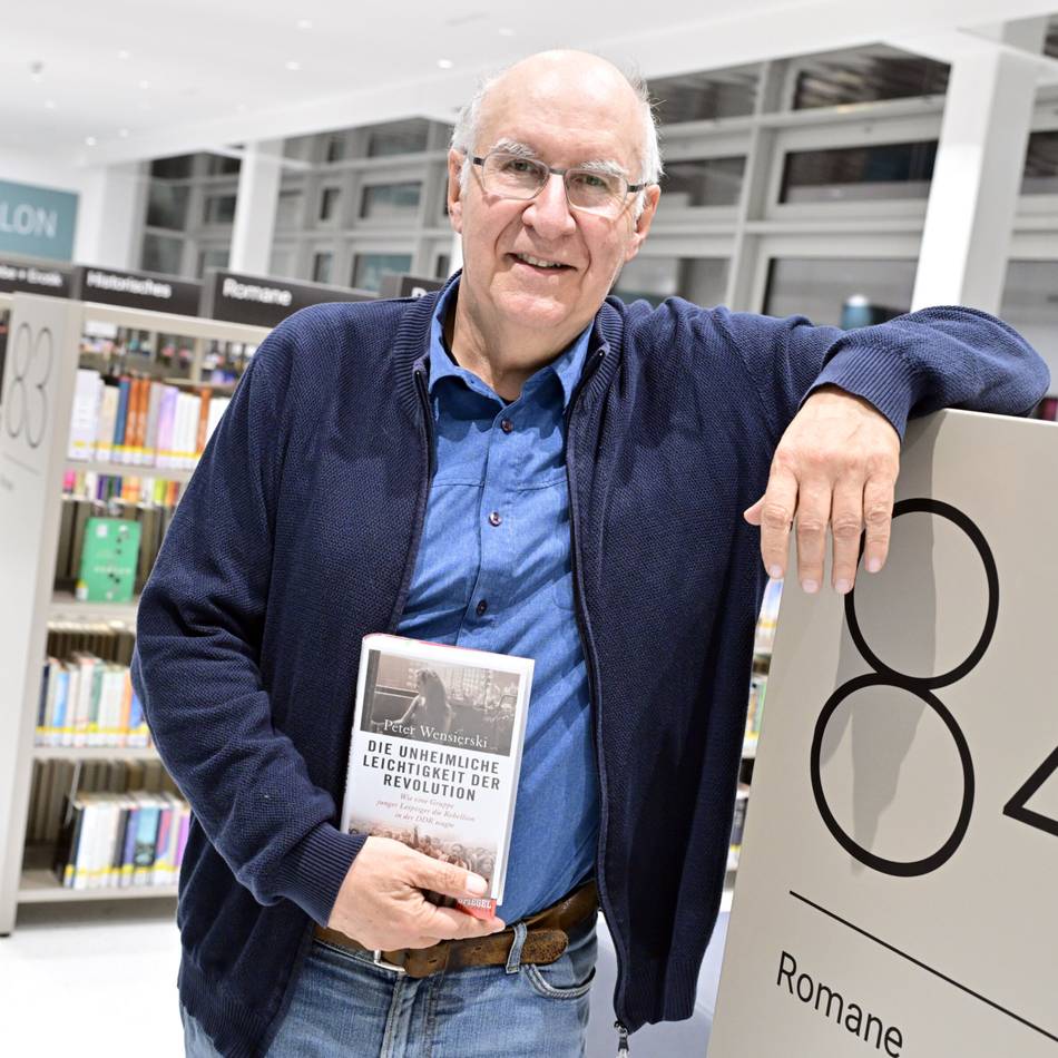 Autor Peter Wensierski in der Zentralbibliothek in Mönchengladbach: Erinnerungen aus einem abbruchreifen Land