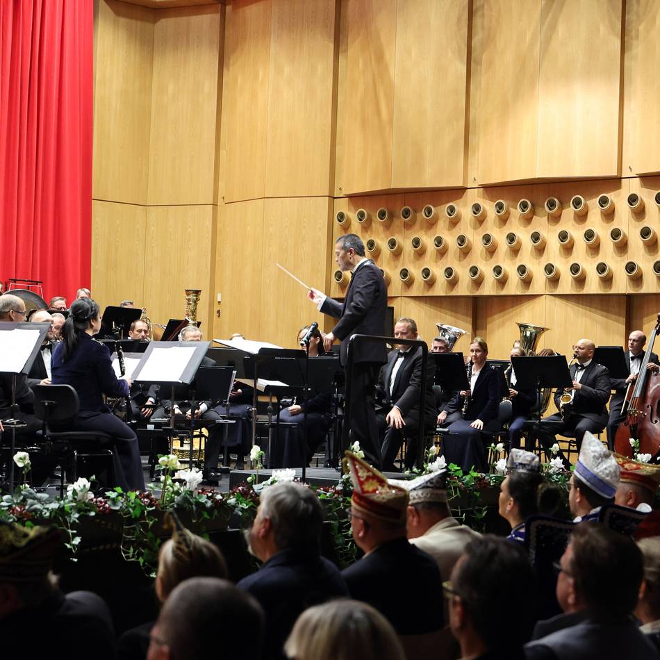 Benefizkonzert in Mönchegladbach: Musikkorps der Bundeswehr spielt Märsche für den guten Zweck