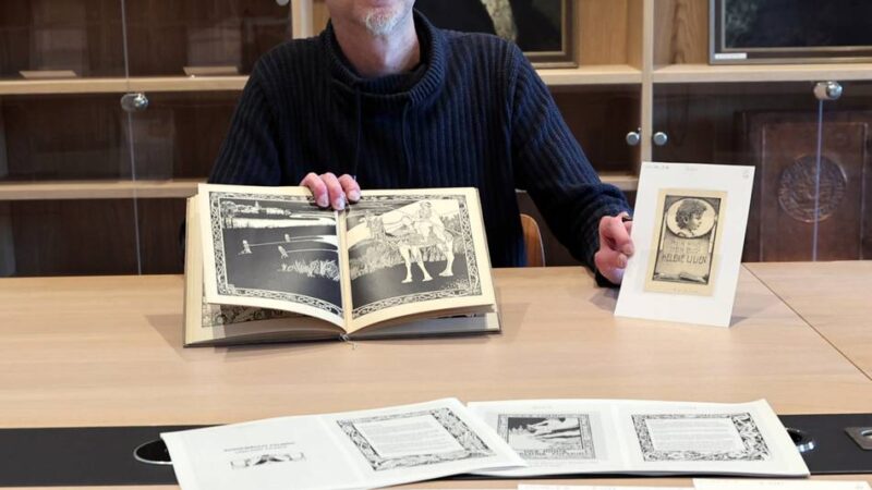 Ausstellung in Mönchengladbach: Kleine Kunstwerke zeigen bewegende Geschichten