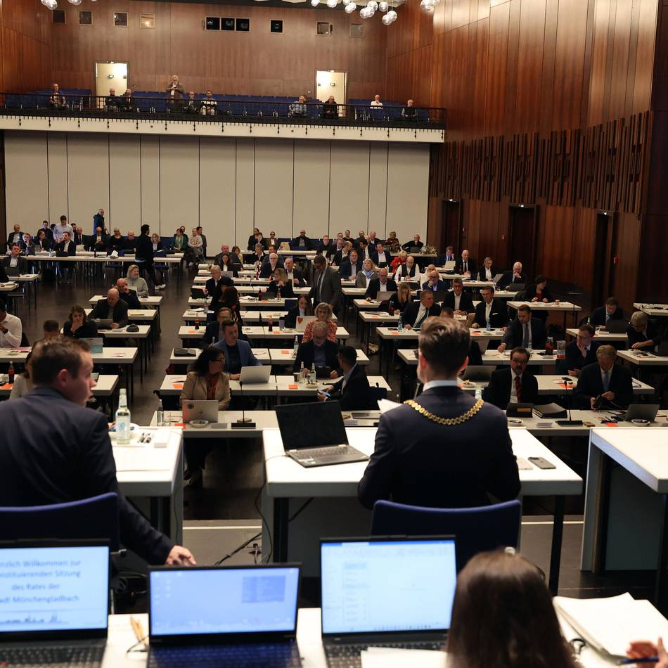 Politik in Mönchengladbach: Der neue Stadtrat im Sitzungs-Marathon konstituiert