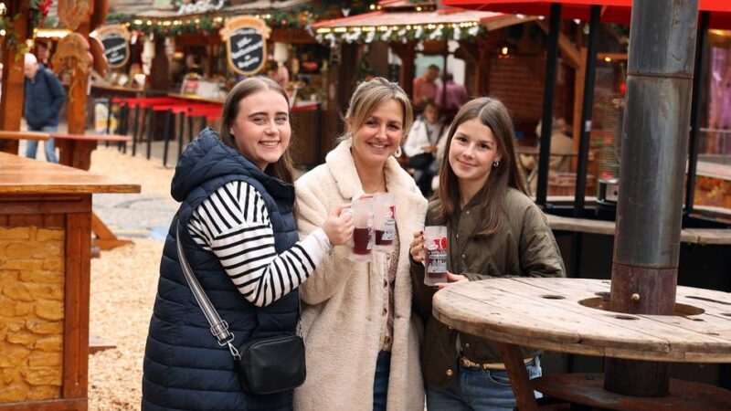 Glühwein und Co.: Mönchengladbach startet in die Weihnachtsmarkt-Saison – Preise ziehen leicht an