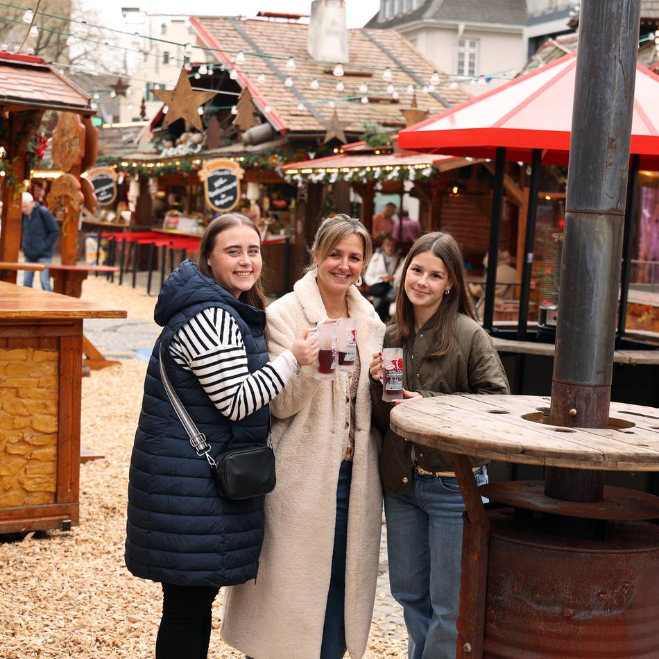 Glühwein und Co.: Mönchengladbach startet in die Weihnachtsmarkt-Saison – Preise ziehen leicht an