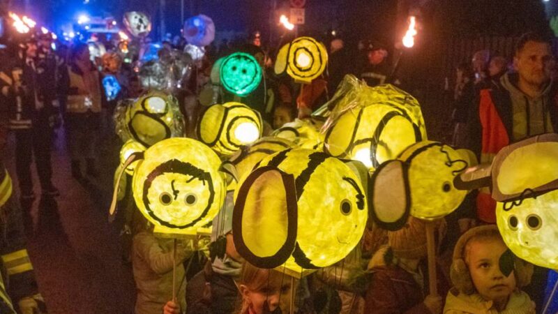 St. Martin in Oedt: Ein geteilter Martinszug ist doppelt so schön