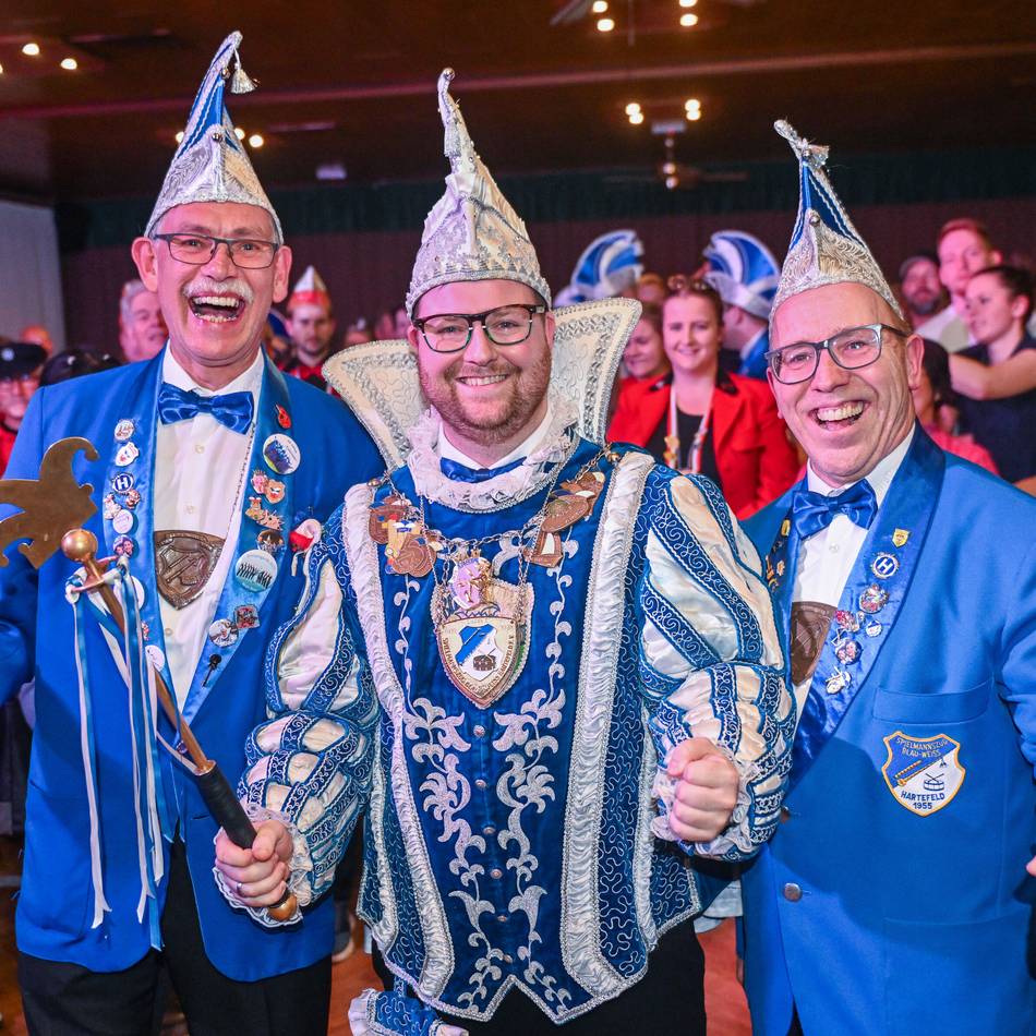 Karneval im Dorf mit H.: Prinz Lucas I. regiert Hartefelds Narren