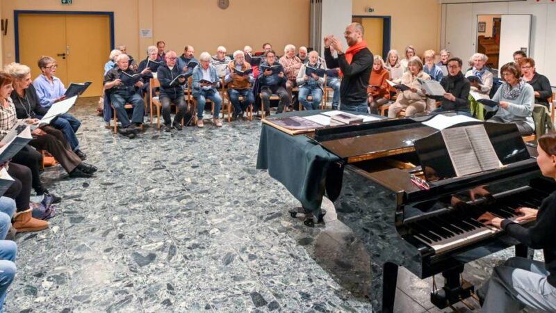 Gedenkkonzert in Moers: Mit mehr als 100 Stimmen gegen das Vergessen