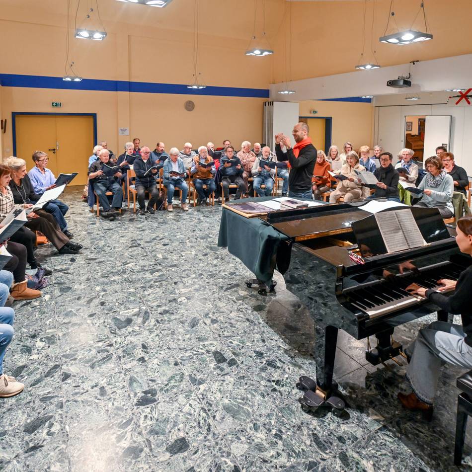 Gedenkkonzert in Moers: Mit mehr als 100 Stimmen gegen das Vergessen