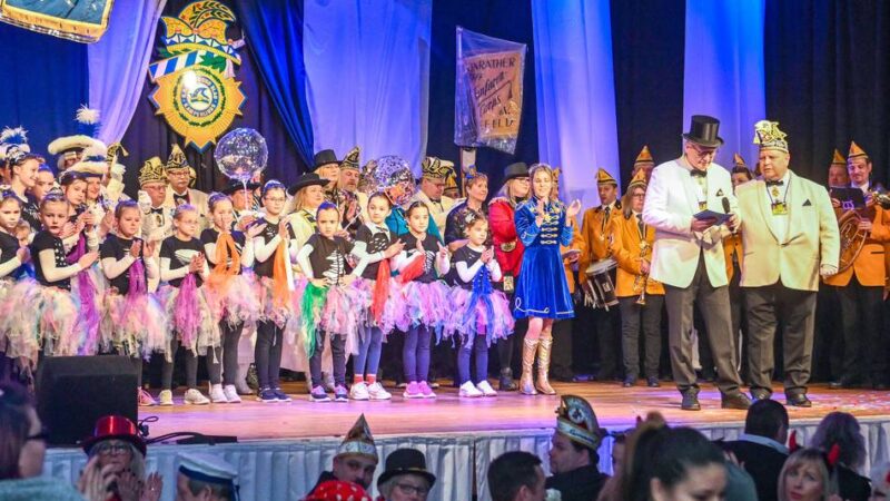 Start in die närrische Session: Kempener Karnevalisten erwecken den Hoppeditz