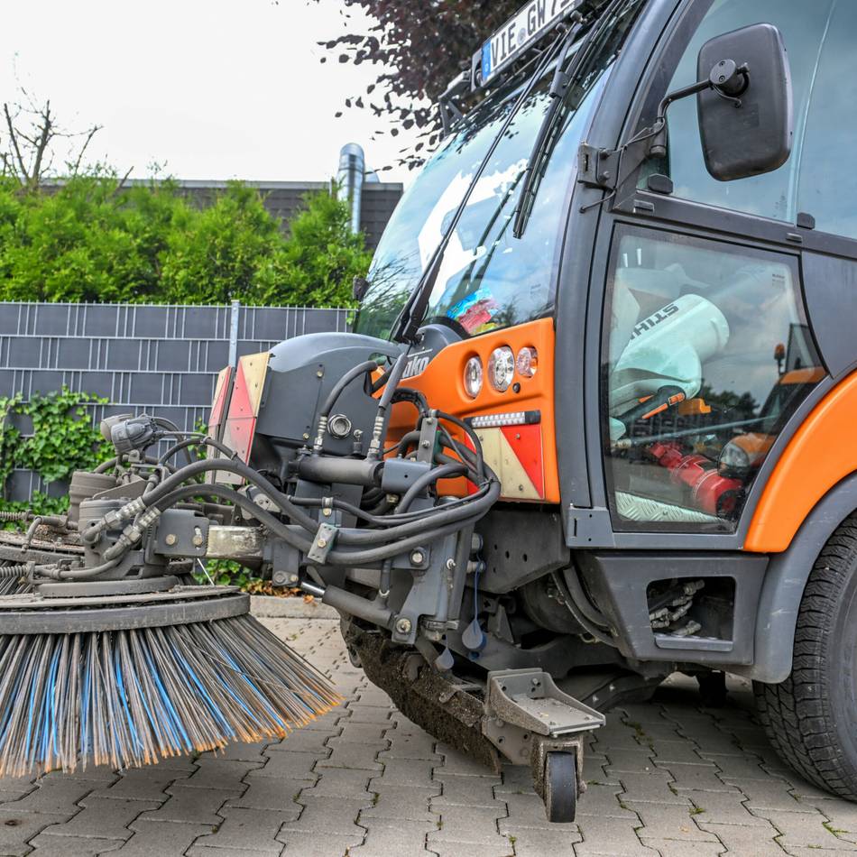 Entlastung für Bauhof Hückeswagen: Für sauberere Stadt – Kehrmaschine angemietet werden
