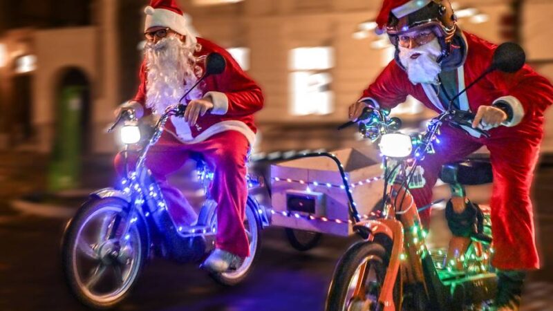 Aktion in Grefrath: Wenn der Nikolaus mit dem Mofa kommt