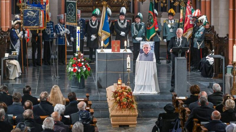 Alt-Bürgermeister und Ehrenbürger verstorben: Kempen nimmt Abschied