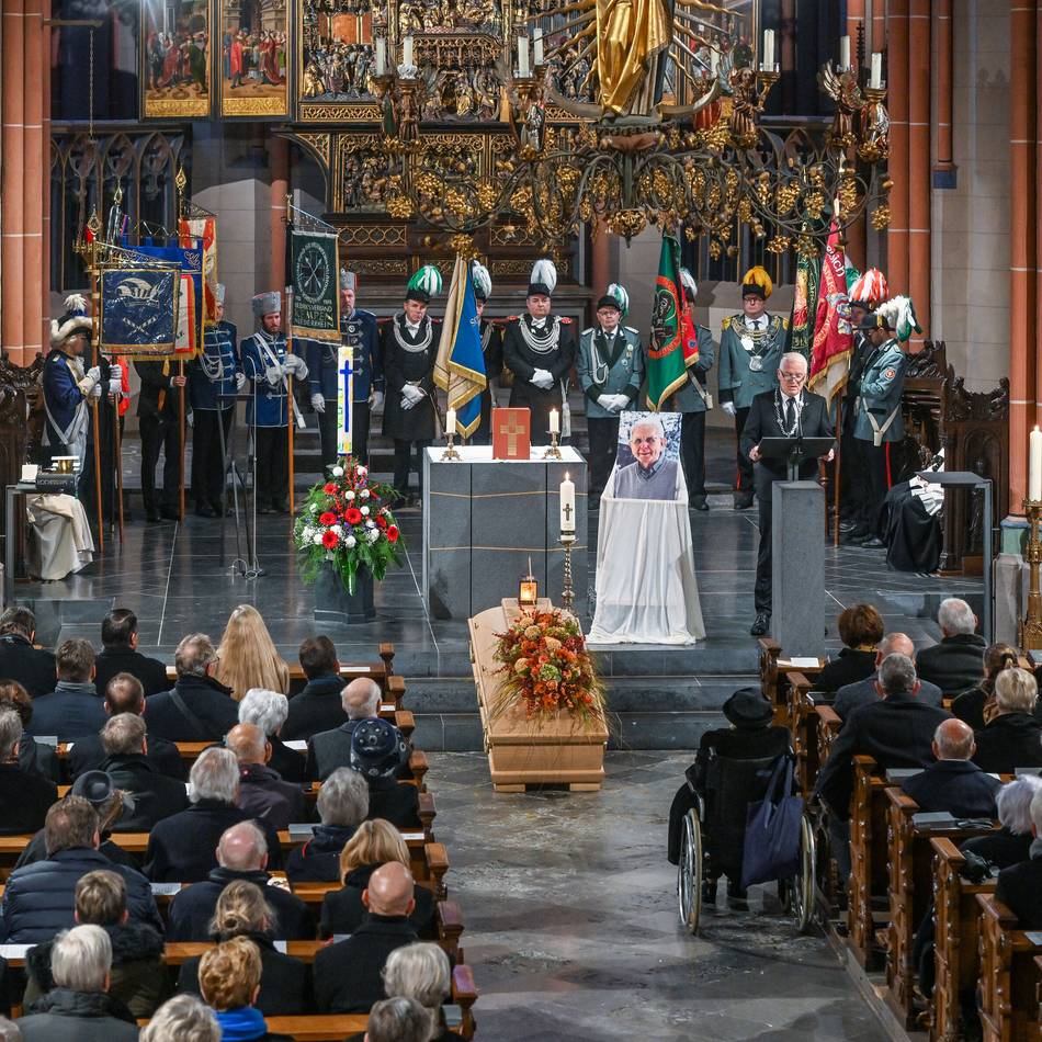 Alt-Bürgermeister und Ehrenbürger verstorben: Kempen nimmt Abschied