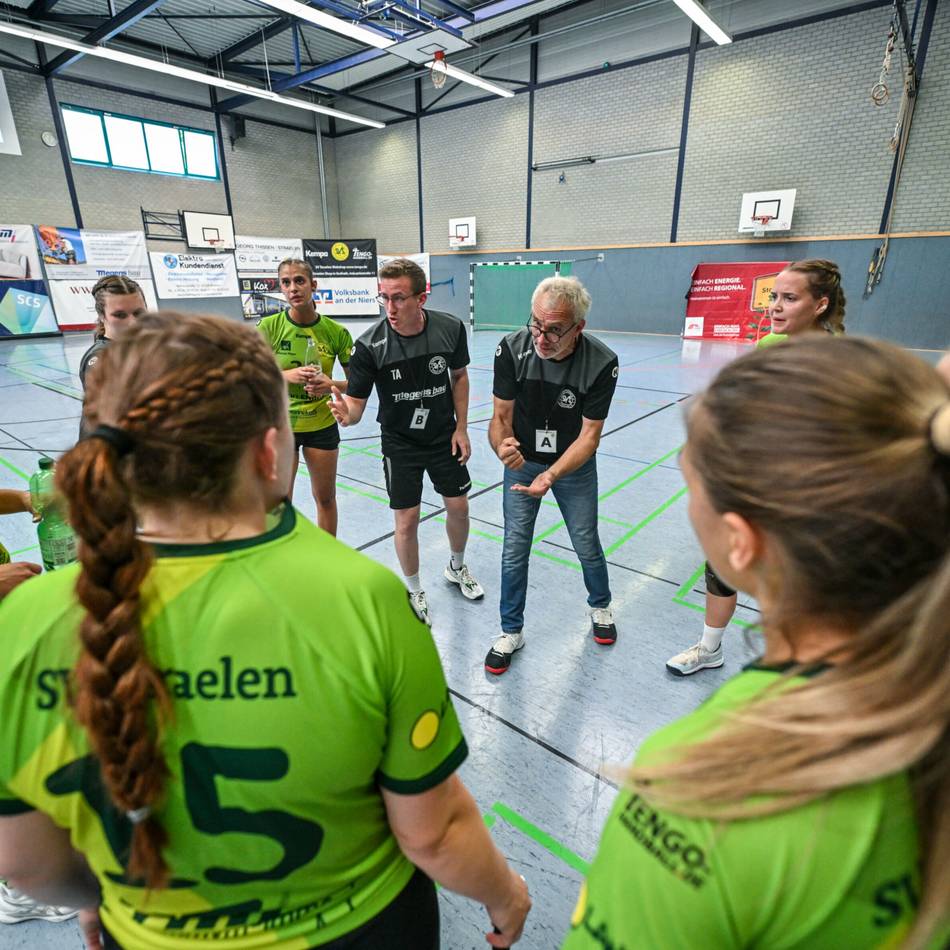 Handballerinnen verschaffen sich Luft: SV Straelen wackelt erst und legt dann den Turbogang ein