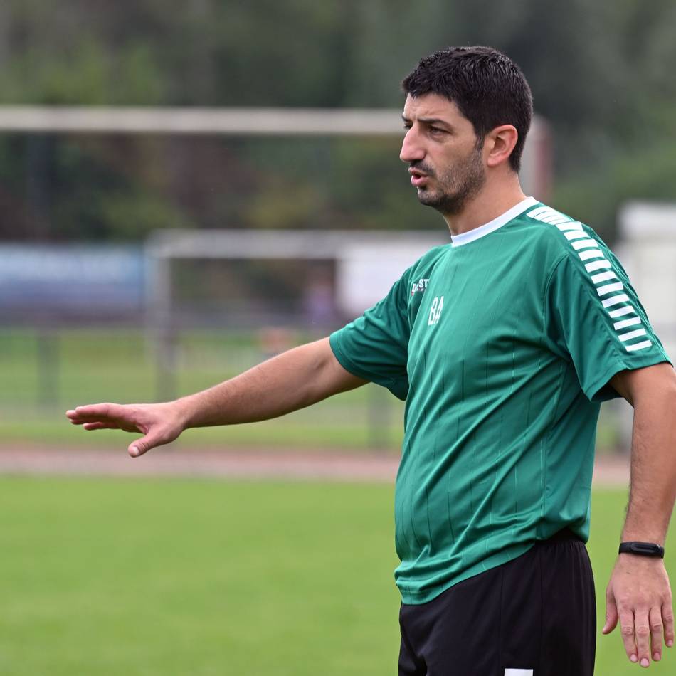 Trainer ärgert sich extrem: SGE Bedburg-Hau verzweifelt am Torwart der Sportfreunde Lowick