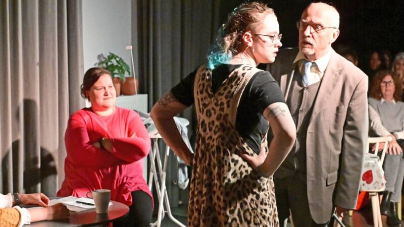 Premiere in der Kulturküche: „Verborgene Lichter“ erzählt von sozialer Ungleichheit