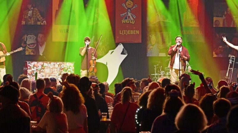 Konzert in der NEW Box in Mönchengladbach: Karneval mit „„Singe, danze un’ fiere”“ statt Fußball