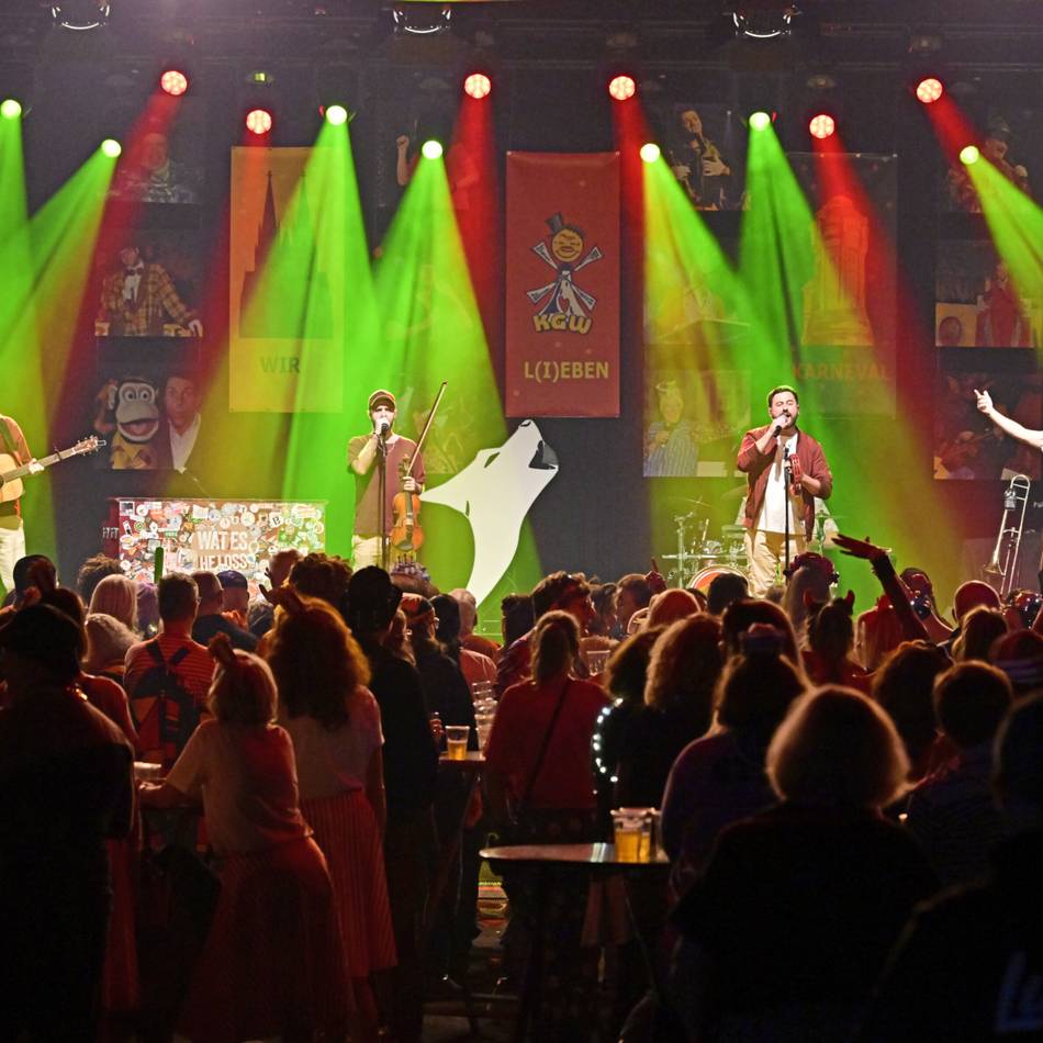 Konzert in der NEW Box in Mönchengladbach: Karneval mit „„Singe, danze un’ fiere”“ statt Fußball