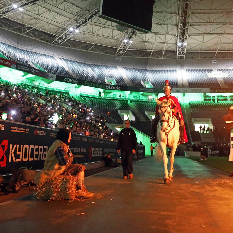 St. Martin im Borussia-Park: Ein Lichtermeer in der Südkurve