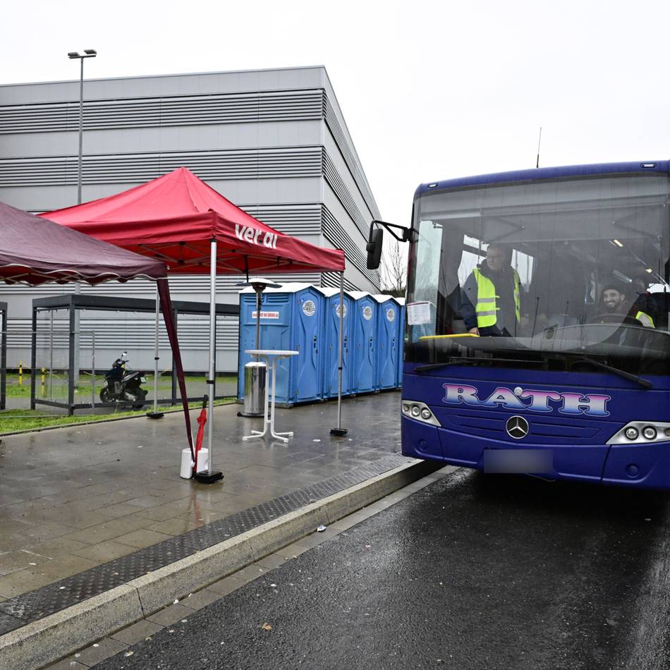Arbeitsniederlegung in Mönchengladbach: 200 Beschäftigte streiken bei Amazon in Rheindahlen