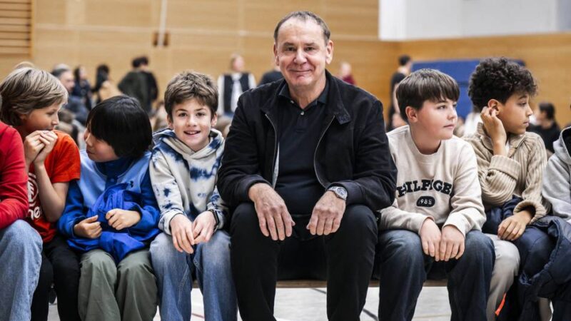 Ohne Rassimus, mit Courage: Jacques Tilly an alter Schule – „Das Comenius war für mich prägend und politisierend“