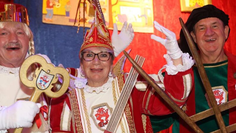 Karneval in Leverkusen Session 2025/26: Prinz Heike I. übernimmt die Macht in Hitdorf