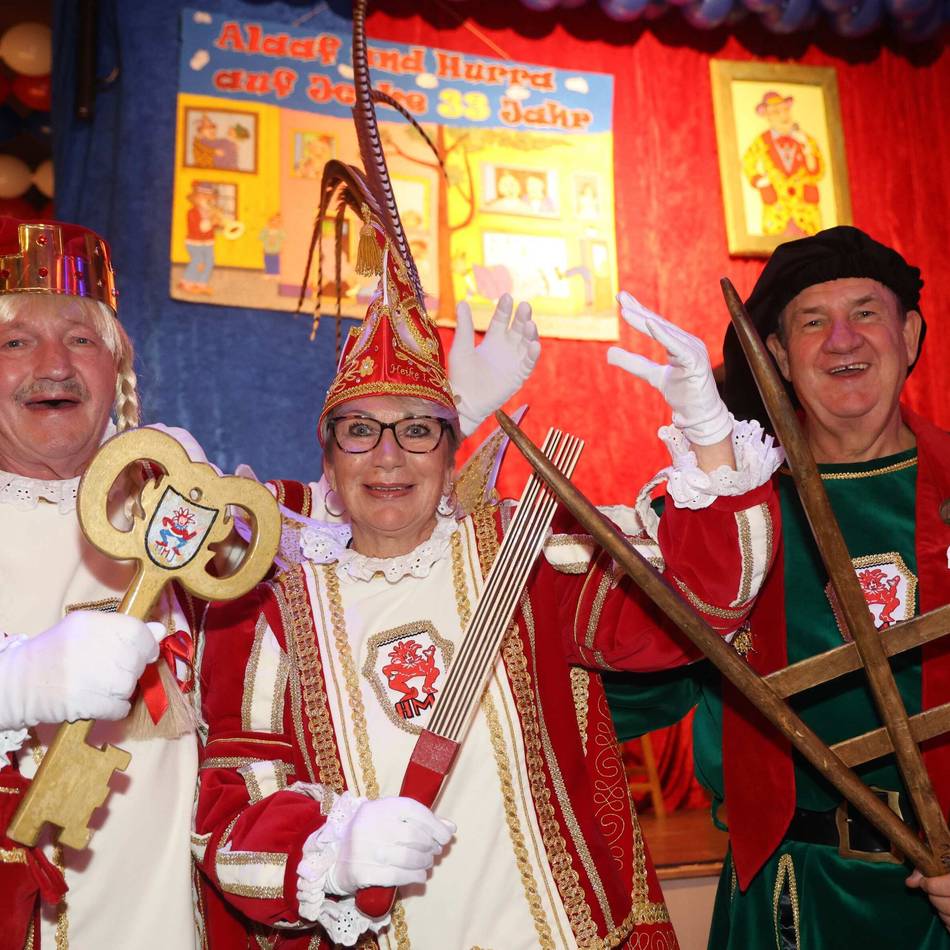 Karneval in Leverkusen Session 2025/26: Prinz Heike I. übernimmt die Macht in Hitdorf