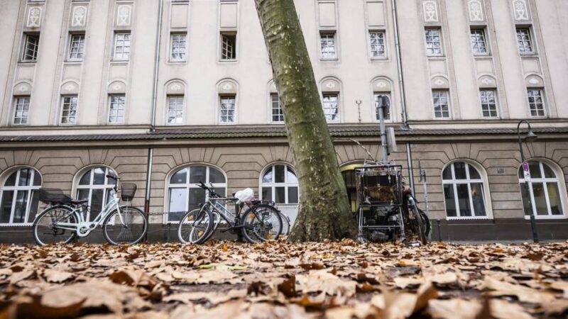 Hinterm Düsseldorfer Hauptbahnhof: Crack-Abhängige bekommen Unterkunft an der Eisenstraße