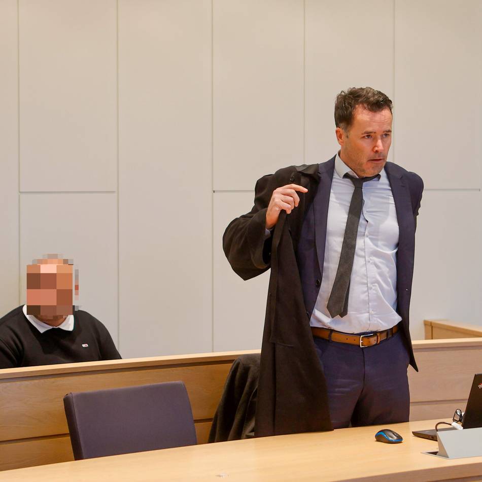Geständnis bei Prozessauftakt in Krefeld: „Ich zog das Messer aus meiner Bauchtasche und stach zu“