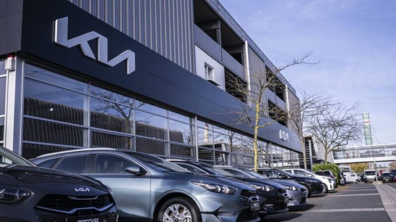 Preckel in Düsseldorf: Traditionshändler verlässt die Automeile Höherweg – ein Grund sind E-Autos