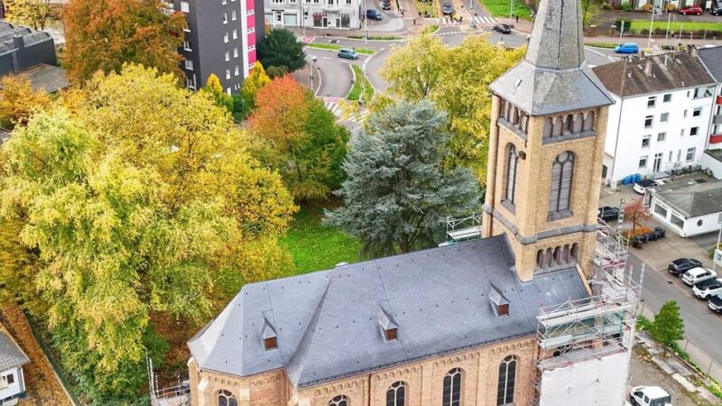 Gotteshaus-Sanierung in Leverkusen: Bielertkirche – Gerüst ist großteils abgebaut