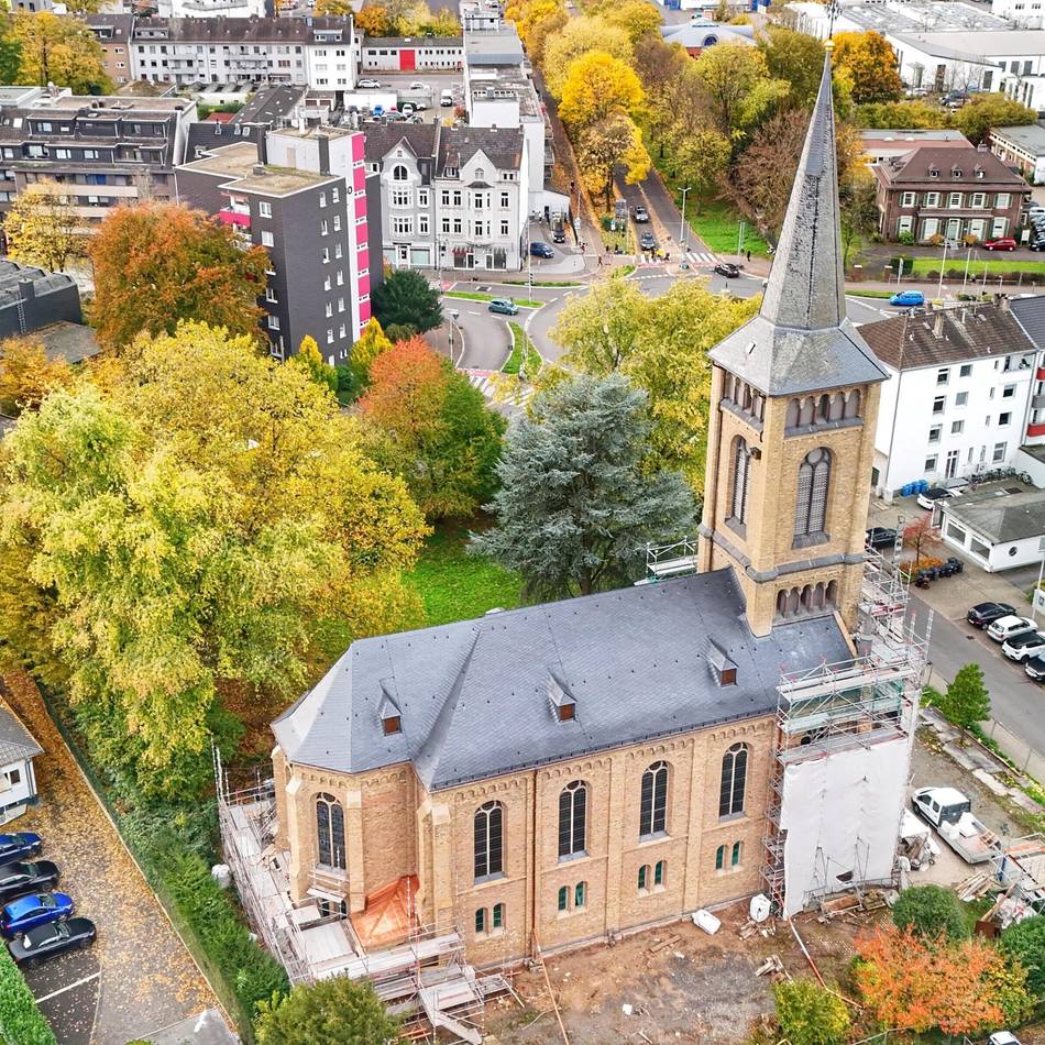 Gotteshaus-Sanierung in Leverkusen: Bielertkirche – Gerüst ist großteils abgebaut