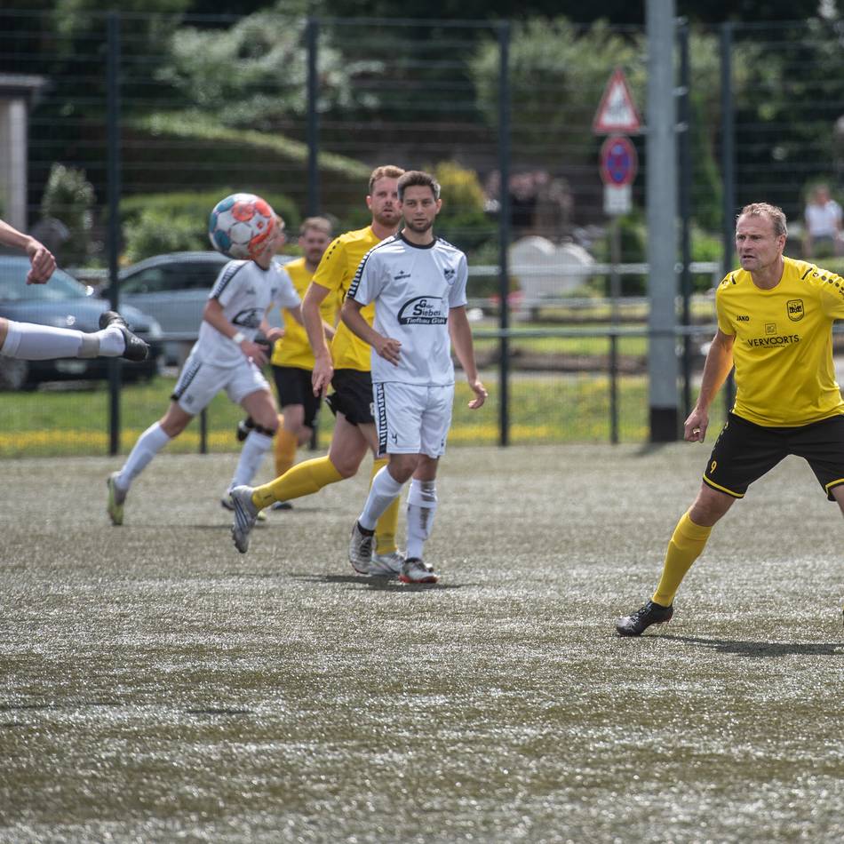 Ex-Profi Aleh Putsila nicht mehr Coach: Dieser Trainer übernimmt in der Winterpause den TuS Kranenburg