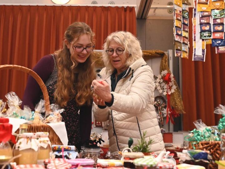 Andheri-Basar in Radevormwald: Mit Kreativität Familien in Nepal helfen