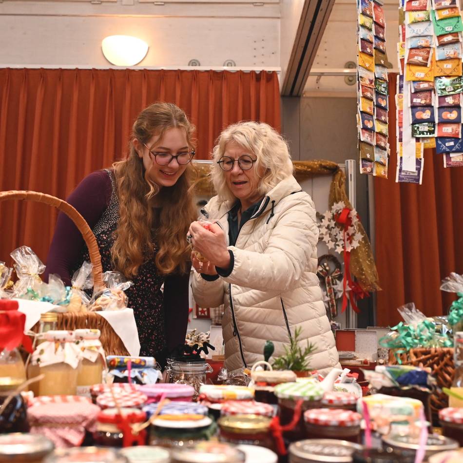 Andheri-Basar in Radevormwald: Mit Kreativität Familien in Nepal helfen