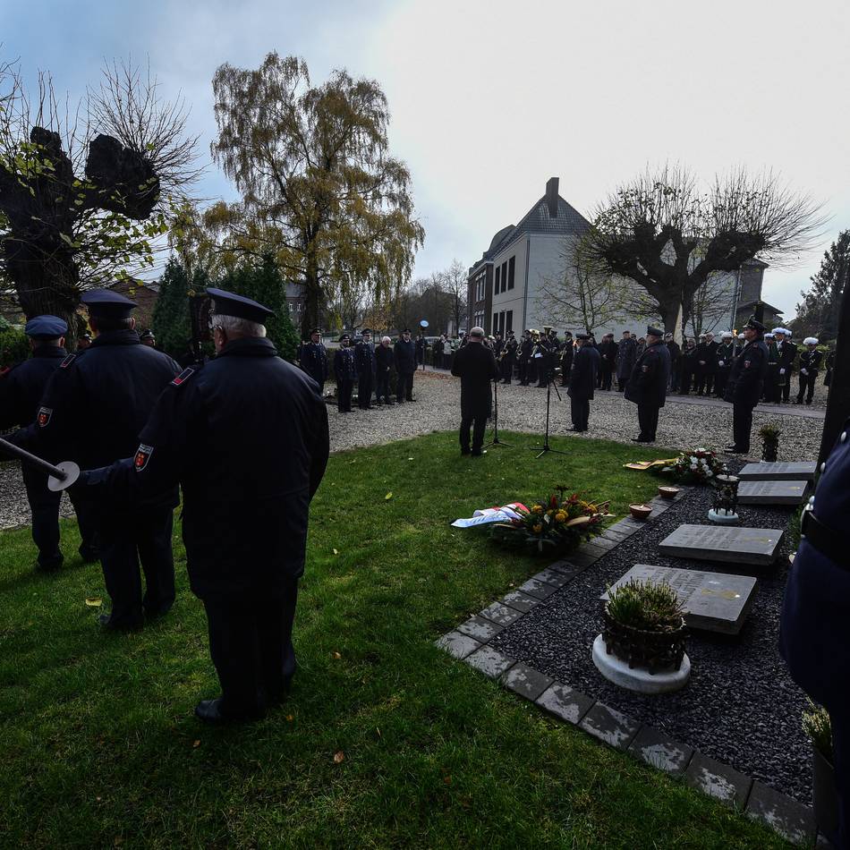 Termine für alle Stadtteile: Gedenkfeiern zum Volkstrauertag 2025 in Kleve