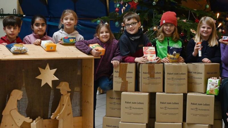 Hilfe für die Ukraine aus Hückeswagen: GGS Wiehagen schnürt „Pakete zum (Über)Leben“