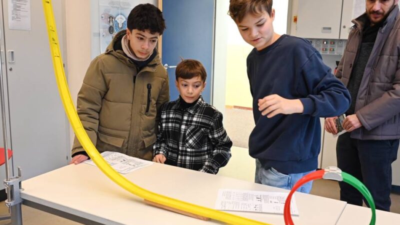 Schulleben in Radevormwald: „Wissensdetektive“ sind im Gymnasium unterwegs