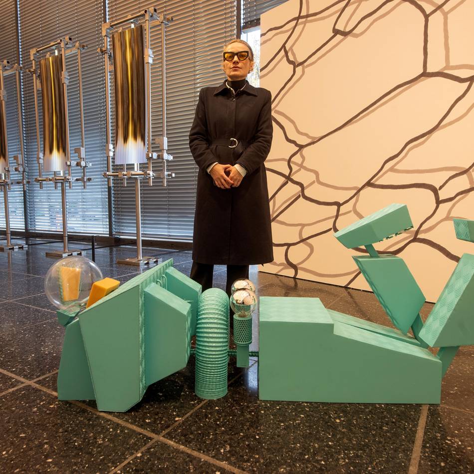 Ausstellung im Lehmbruck-Museum in Duisburg: Flaka Haliti und ihre Kunst aus militärischen Resten