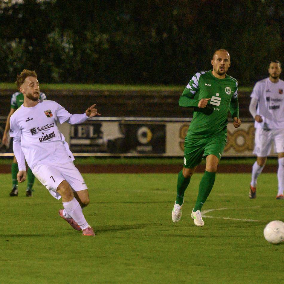 3:2 bei der SG Essen-Schönebeck: Viktoria Goch hat den hart erkämpften Sieg vor allem einem Spieler zu verdanken