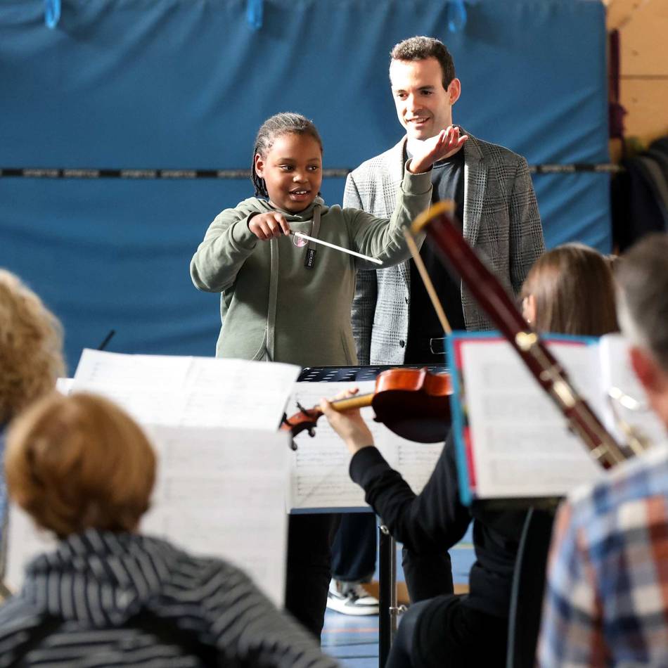 Training für den Musiker-Nachwuchs in Leverkusen: Philharmoniker geben Dirigierworkshops für Schüler