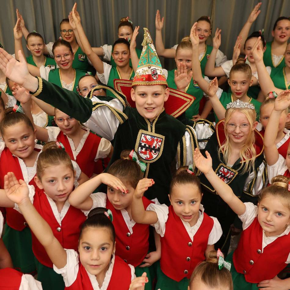 Mit Milan I. und Michelle II. in Leverkusen: Rheinkadetten starten in die Karnevalssession